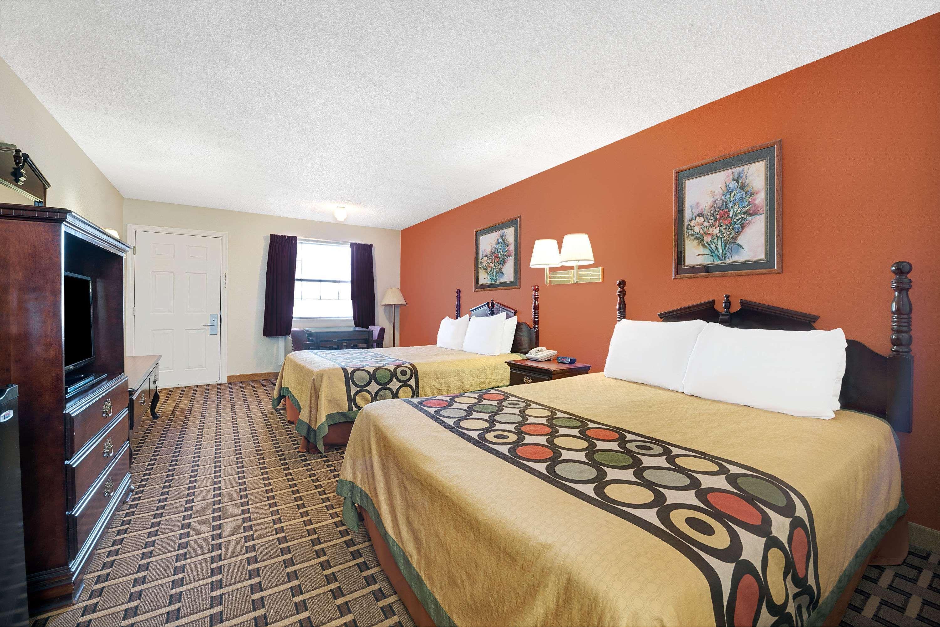 Super 8 By Wyndham Dallas South Exterior photo