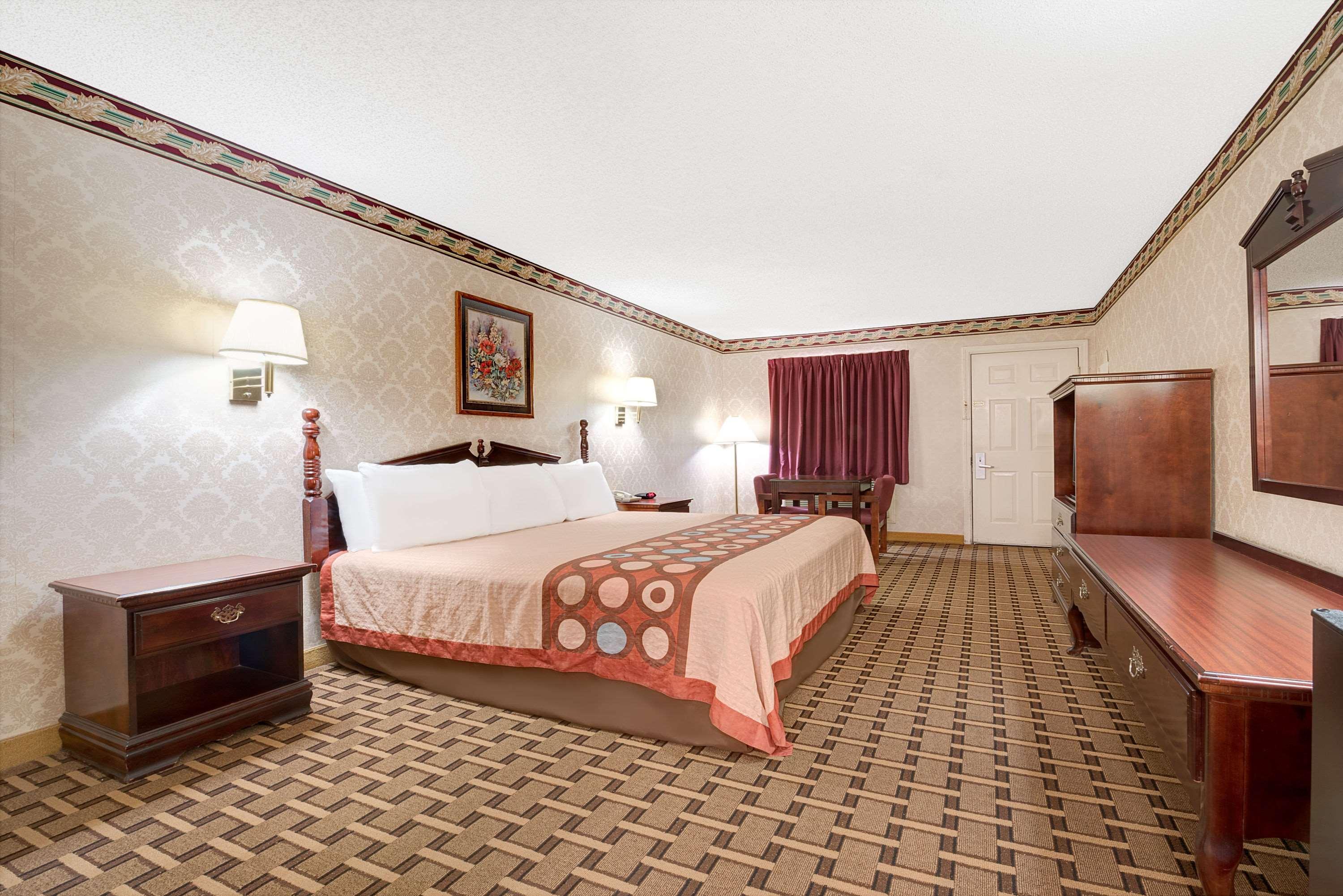 Super 8 By Wyndham Dallas South Exterior photo