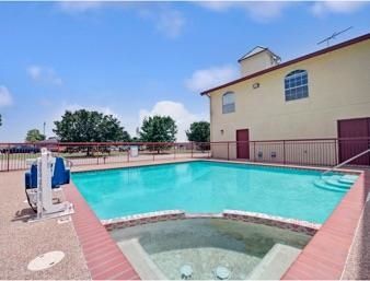 Super 8 By Wyndham Dallas South Facilities photo