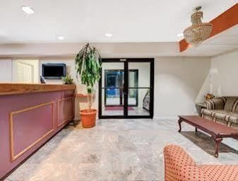 Super 8 By Wyndham Dallas South Exterior photo